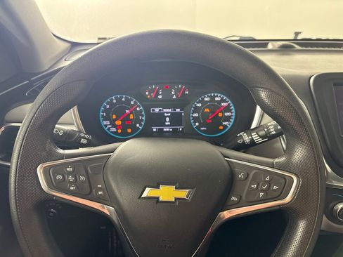 Used 2022 Chevrolet Equinox LS AWD/4WD image 14
