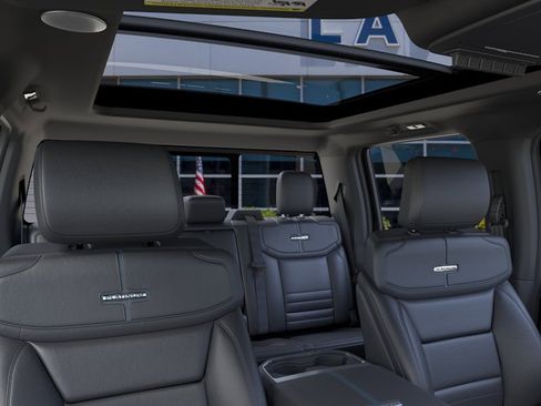 New 2025 Ford F350 Platinum w/ FX4 Off-Road Package AWD/4WD image 22