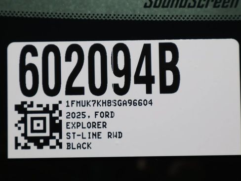 Used 2025 Ford Explorer ST-Line w/ Premium Package RWD image 38