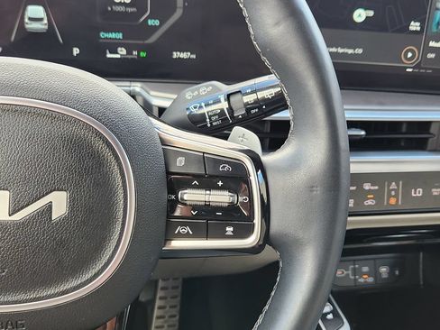 Certified 2025 Kia Sorento SX Prestige AWD/4WD image 28
