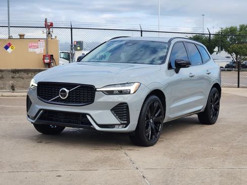 Used 2025 Volvo XC60 B5 Ultra w/ Protection Package Premier AWD/4WD image 12