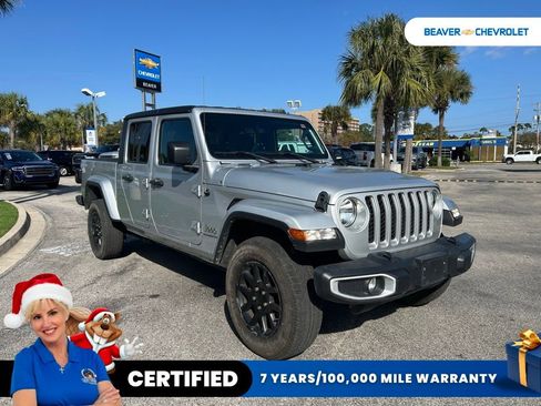Used 2023 Jeep Gladiator Overland image 2