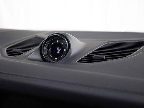 Certified 2025 Porsche Cayenne E-Hybrid image 23