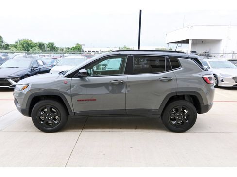 Used 2023 Jeep Compass Trailhawk AWD/4WD image 5