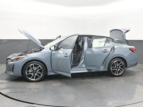 New 2025 Nissan Sentra SR image 41