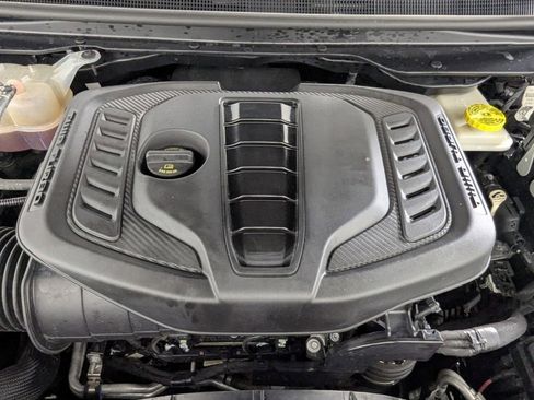 Used 2024 Jeep Wagoneer L Series II RWD image 12