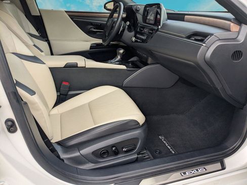 Used 2024 Lexus ES 350 w/ Premium Package image 23