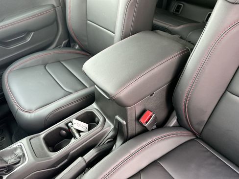 New 2025 Jeep Gladiator Rubicon w/ Safety Group image 17