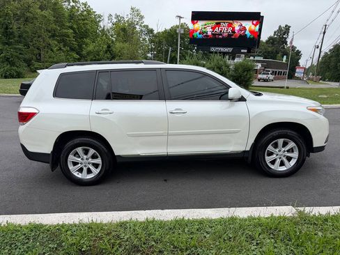 Used 2012 Toyota Highlander SE w/ Tow Pkg AWD/4WD image 7