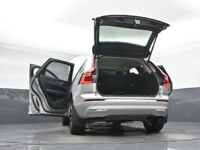 Used 2023 Volvo XC60 B6 Ultimate w/ Climate Package AWD/4WD image 56