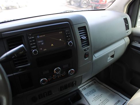 Used 2020 Nissan NV 3500 SL RWD image 12