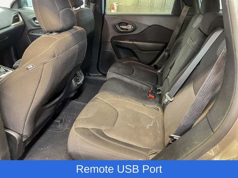 Used 2017 Jeep Cherokee Latitude w/ Safety/Convenience Group image 11