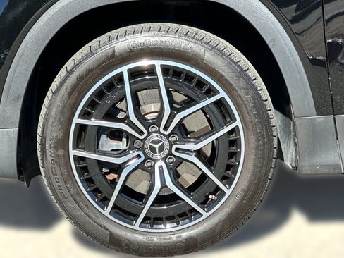 Certified 2023 Mercedes-Benz EQB 300 4MATIC image 10