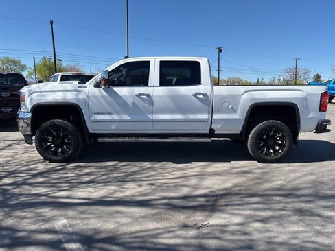 Used 2018 GMC Sierra 2500 SLT w/ Duramax Plus Package image 3