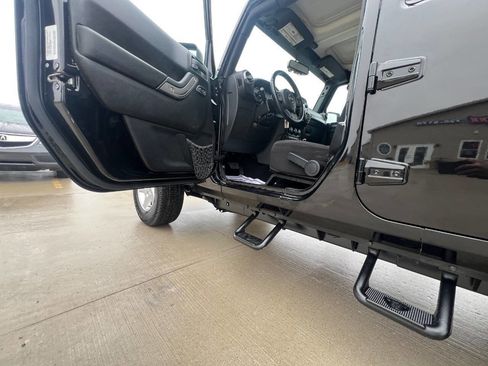 Used 2013 Jeep Wrangler Unlimited Sport AWD/4WD image 11