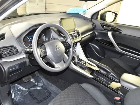 Used 2024 Mitsubishi Eclipse Cross LE AWD/4WD image 2