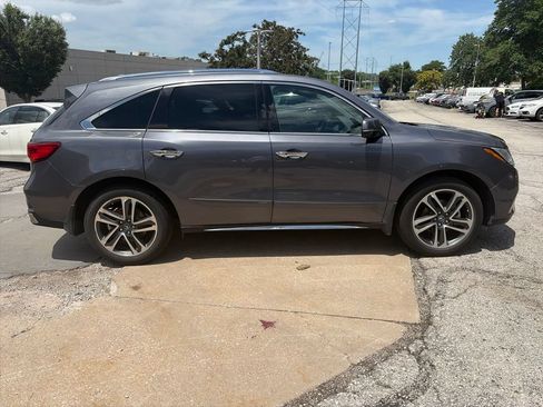 Used 2017 Acura MDX SH-AWD w/ Advance Package image 4