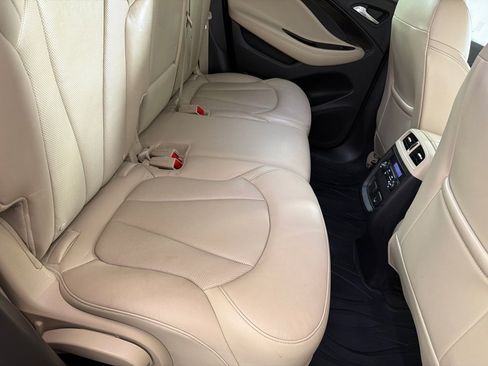 Used 2019 Buick Envision Essence FWD image 21