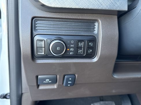 Used 2025 Ford F350 King Ranch w/ FX4 Off-Road Package image 35