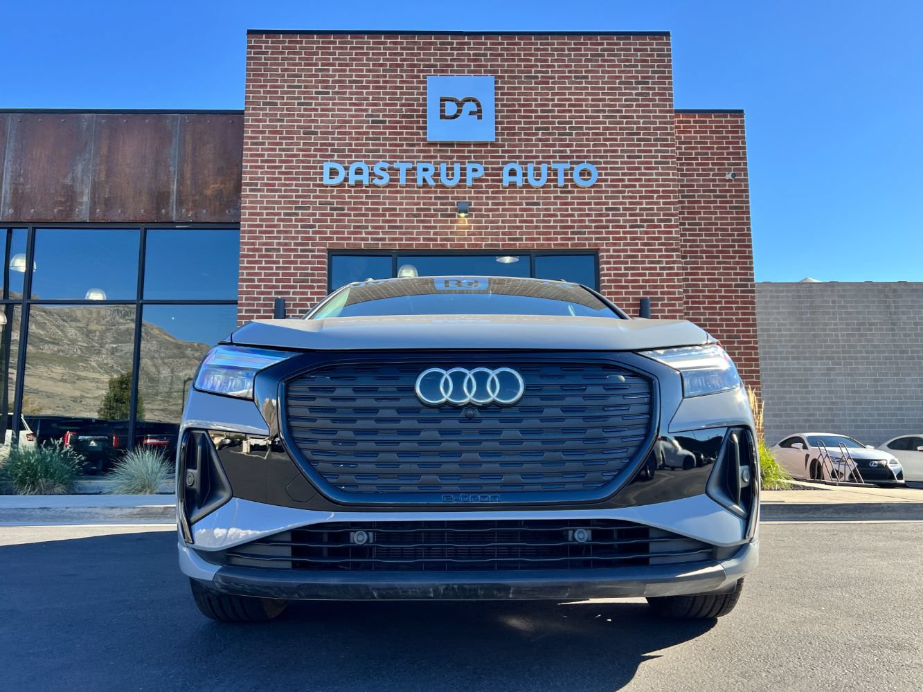 Used 2024 Audi Q4 e-tron Premium Plus w/ Premium Plus AWD/4WD image 2