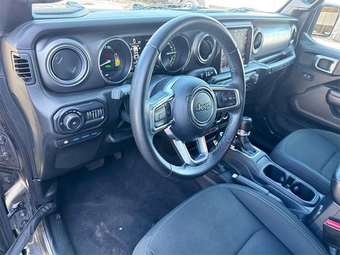 Used 2022 Jeep Wrangler Unlimited Rubicon 4xe image 10