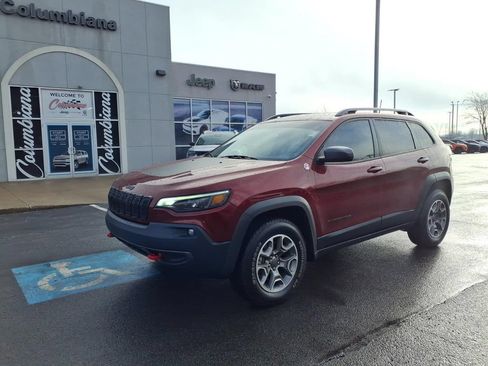 Used 2020 Jeep Cherokee Trailhawk w/ Trailer Tow Group AWD/4WD image 2