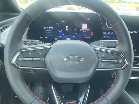 Used 2025 Chevrolet Equinox EV RS FWD image 10