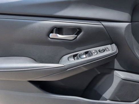 Used 2025 Nissan Sentra SV FWD image 11