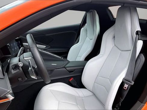 Used 2022 Chevrolet Corvette Stingray Convertible w/ Z51 Performance Package image 24