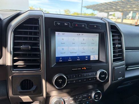 Used 2020 Ford Expedition XLT w/ Equipment Group 202A AWD/4WD image 13