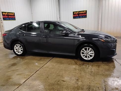 Used 2025 Toyota Camry LE AWD/4WD image 2