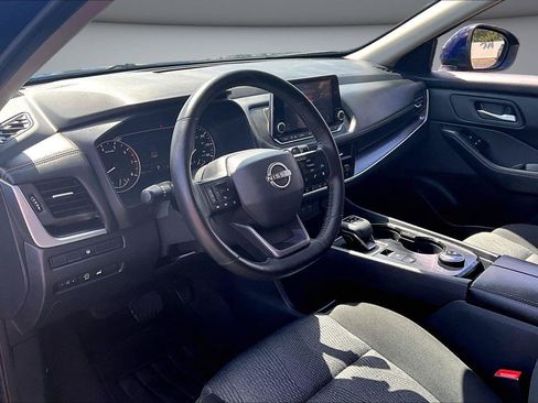 Used 2025 Nissan Rogue SV AWD/4WD image 18