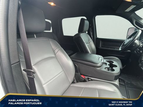 Used 2024 RAM 3500 Tradesman w/ Chrome Appearance Group AWD/4WD image 32