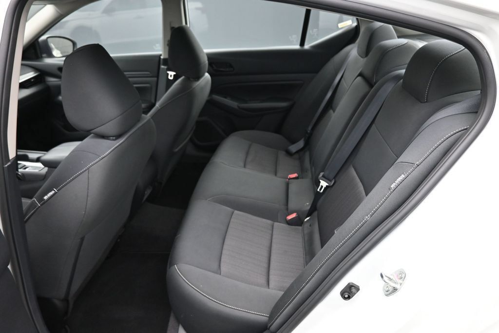 Used 2025 Nissan Altima 2.5 SV AWD/4WD image 13