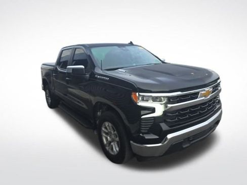 Used 2024 Chevrolet Silverado 1500 LT w/ Convenience Package II image 5