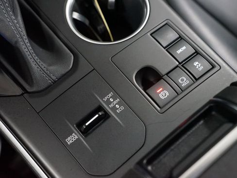 Certified 2023 Toyota Highlander XLE image 22