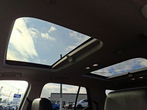 Used 2018 Chevrolet Traverse LT w/ LPO, Floor Liner Package image 17