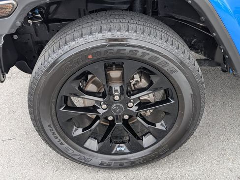 Used 2024 Jeep Gladiator Sport image 28