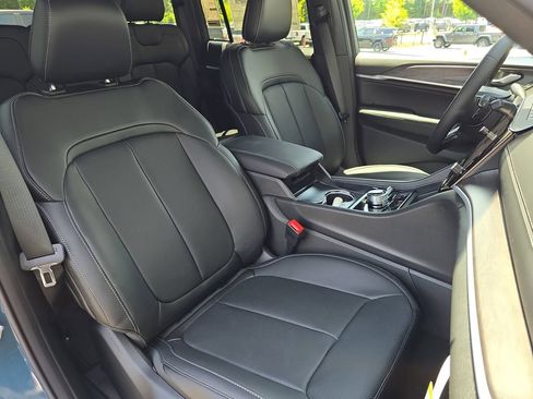 New 2026 Jeep Grand Cherokee Limited AWD/4WD image 10