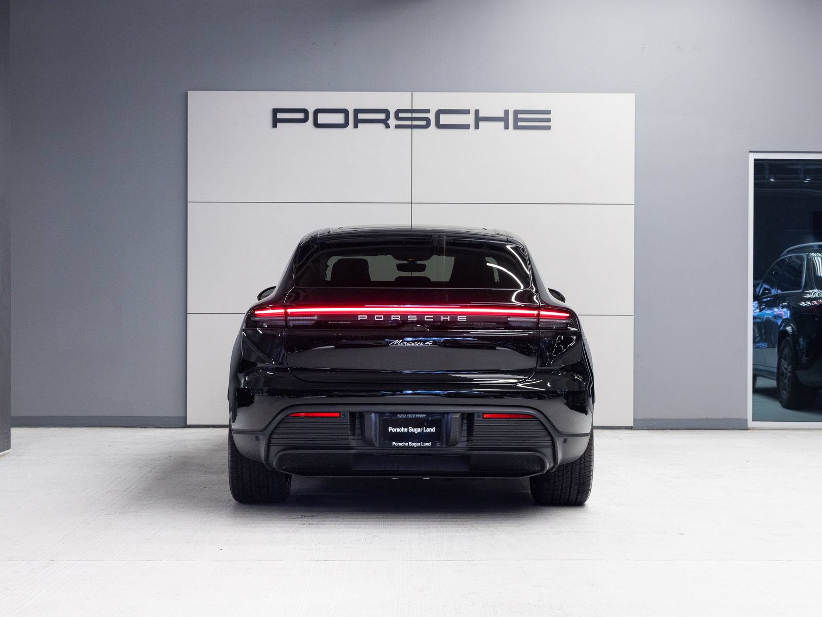 Certified 2026 Porsche Macan 4 Electric AWD/4WD image 6