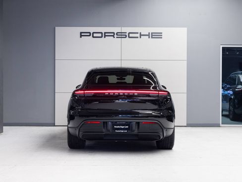 Used 2026 Porsche Macan 4 Electric AWD/4WD image 6
