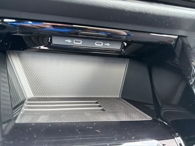 New 2026 Volkswagen GTI SE FWD image 12