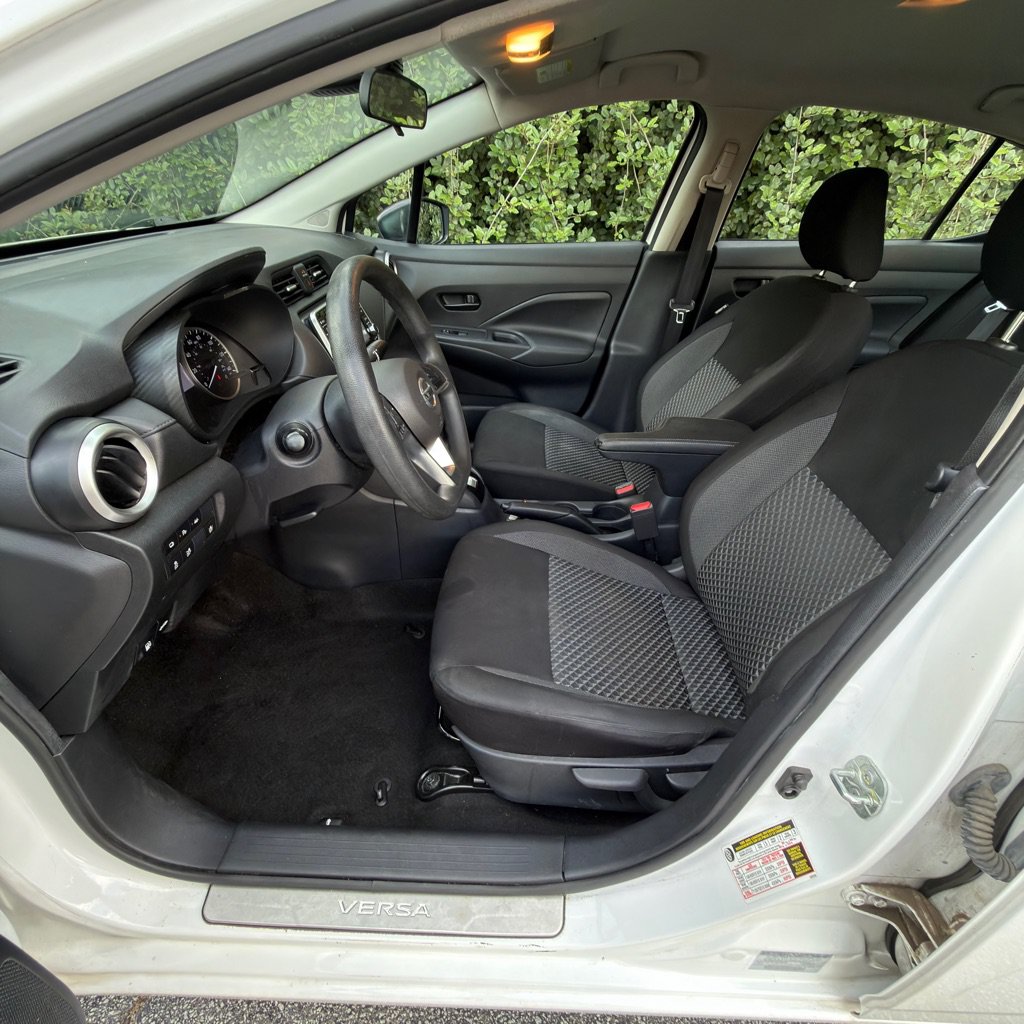 Used 2020 Nissan Versa S FWD image 11