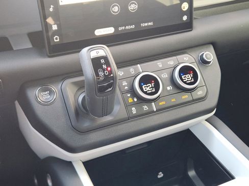 Used 2025 Land Rover Defender 110 S AWD/4WD image 15