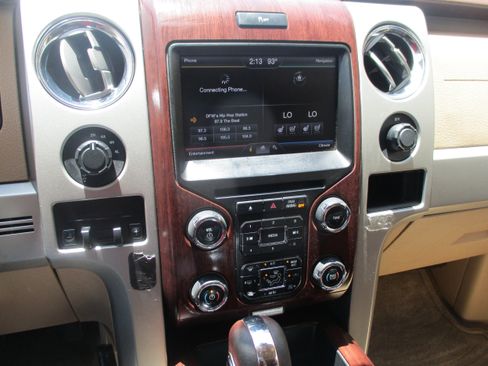 Used 2014 Ford F150 King Ranch w/ King Ranch Luxury Package AWD/4WD image 16