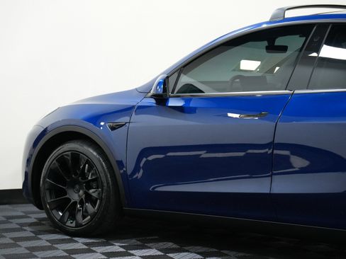 Used 2021 Tesla Model Y Long Range image 18