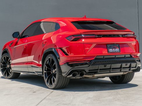 Used 2024 Lamborghini Urus S AWD/4WD image 9