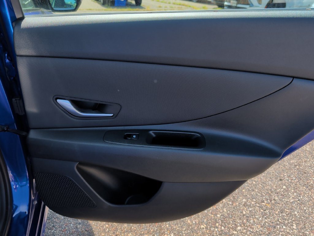 Used 2025 Hyundai Elantra Limited FWD image 34
