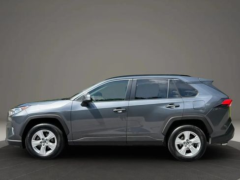 Used 2019 Toyota RAV4 XLE w/ Convenience Package FWD image 7