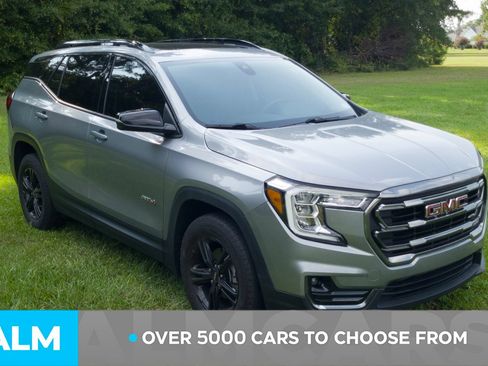 Used 2024 GMC Terrain AT4 AWD/4WD image 2